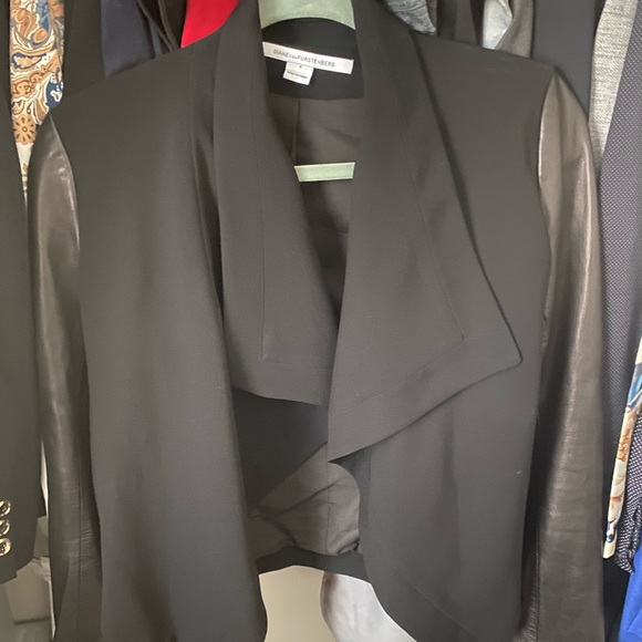 Leather jacket - Picture 2 of 4